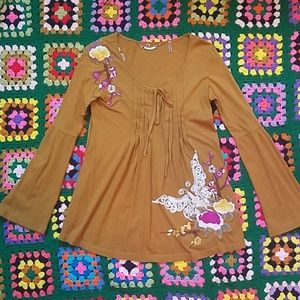 Bella Carra bell sleeved top like Johnny Was